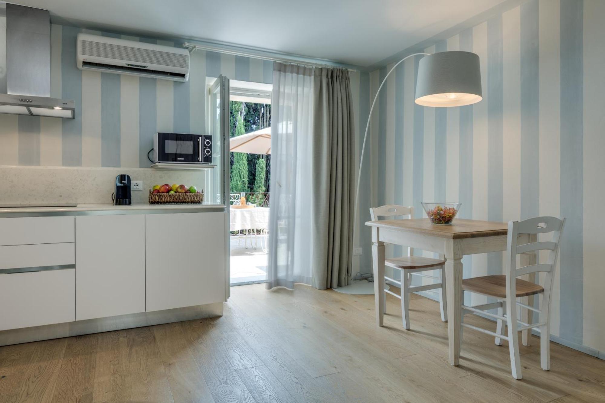 Rambaldi Apartments In Casa Nr 6 With Shared Terrace Bardolino Exterior foto